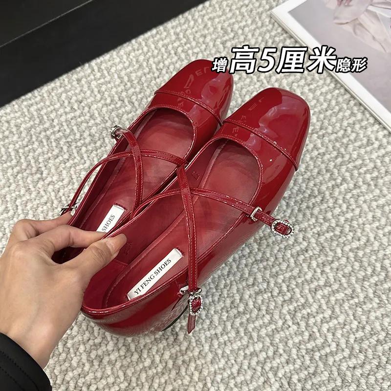

Red cross-strap buckle inner height increase Mary Jane shoes women s 2025 spring and autumn new girl with skirt patent leather shoes 39 красный