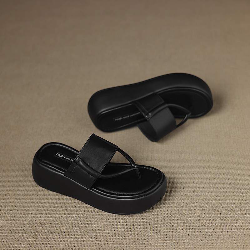 

Krazing Pot Cow Skin Summer Size 40 European Design Thick Bottom Flat Platform Women Flip Flops Sandals 34 чорний