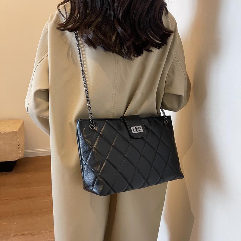 Fashion Tote Solid Color Shoulder Oblique Span Bag 2025 Spring and Summer New Chain Rhombus Embroidery Thread Large-capacity Women's Bag
