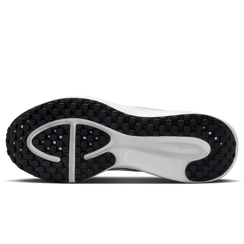 NIKE Men's Revolution 8 Running Shoes