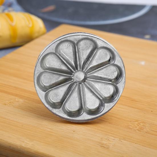 Cookie Embossing Die Round Metal Cookie Press Cutter Mold with Wooden Handle Biscuit Embossing Stamp Mold DIY Baking Tool