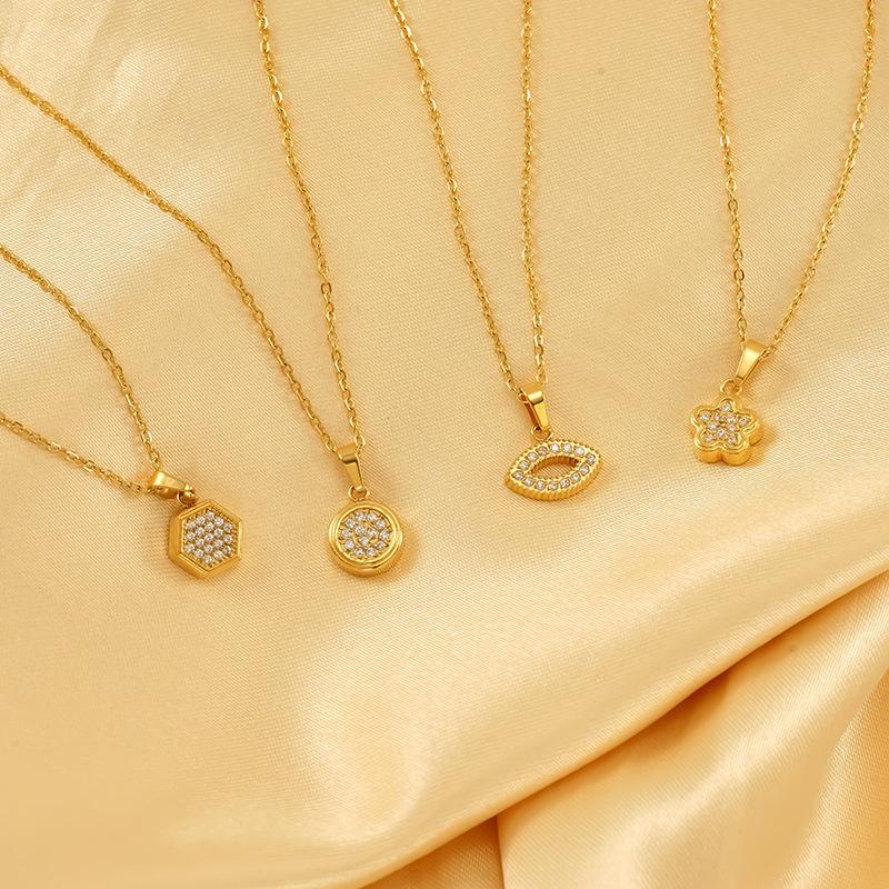 Light Luxury Elegant Gentle Zircon Geometric Necklace Femininity Titanium Steel Gold Clavicle Chain
