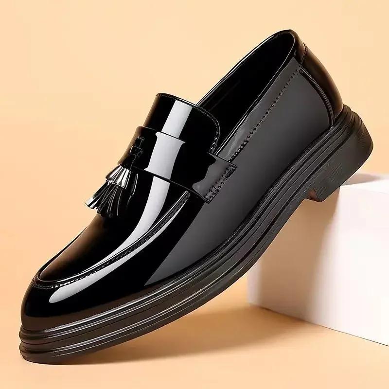 Bright Upper Social Shoe for Men Casual Business Office Patent Leather Dress Shoes Man Gentleman New Elegant and Classic Italian