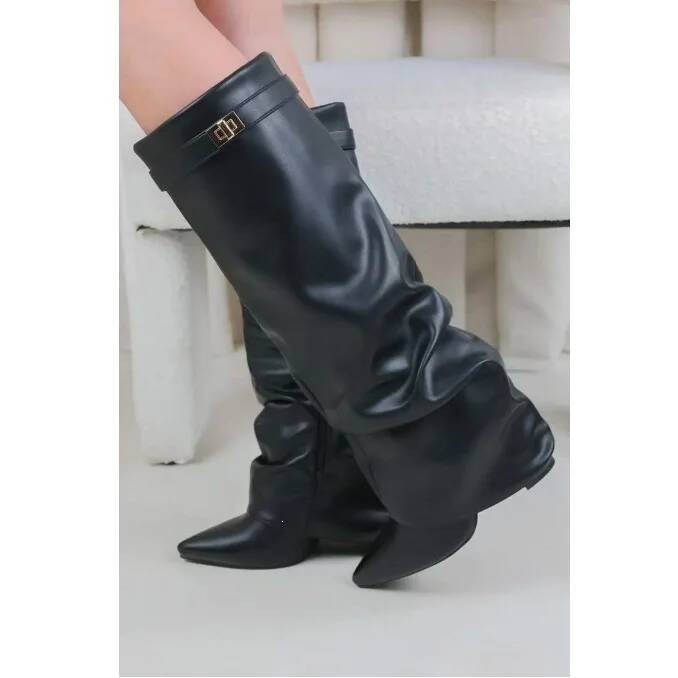 Stivali da Donna Alti al Ginocchio in Finta Pelle Scamosciata Nera Punta Appuntita Fibbia Pieghevole Tacco Grosso Stivali Street Fashion