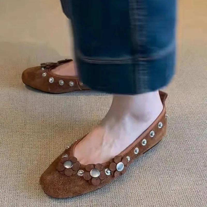 Fashion Ladies Shoes 2025 Hot Sale Shallow Women's Flats New Casual Fashion Floral Rivet Light Soft Bottom Best Seller Flat Low Heels