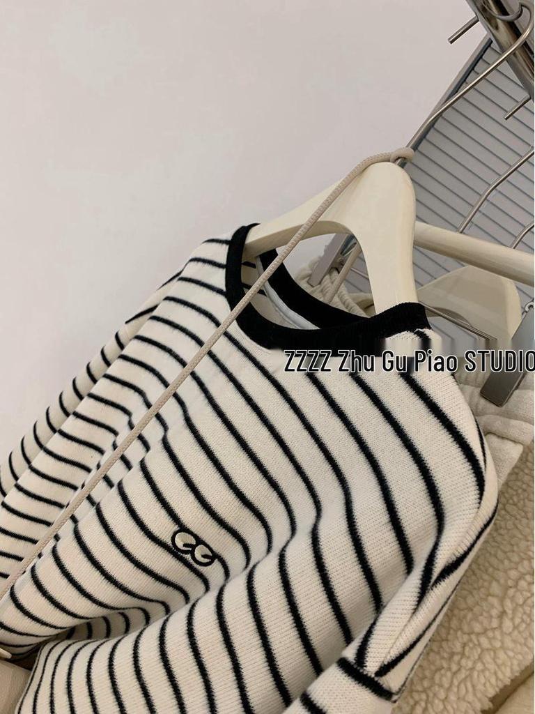 2218 Embroidered Brushed Striped Mid-Length T-Shirt - Early Spring 2023 Edition for Women