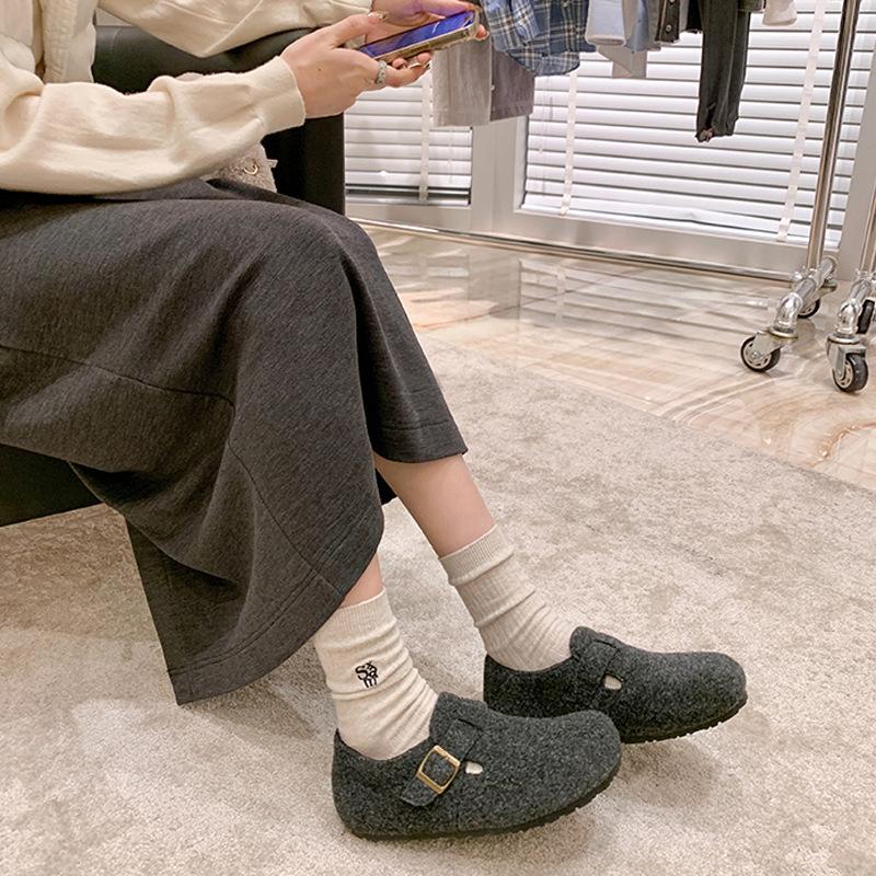 Winter new belt buckle round head flat-soled single shoes retro velvet cotton shoes Boken hairy women's shoes