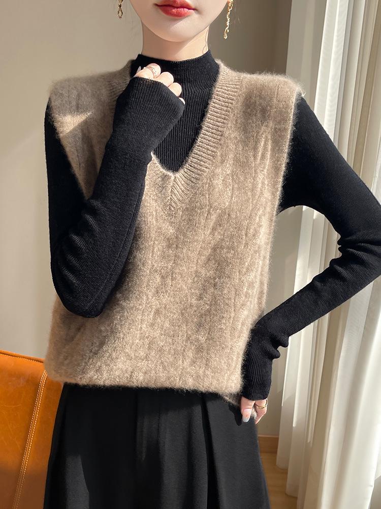 Women's Luxury Wool Cable Knit V-Neck Vest - Autumn/Winter Collection