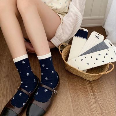 Female Autumn Vintage Floral Bow Boneless In The Cylinder Pile Socks