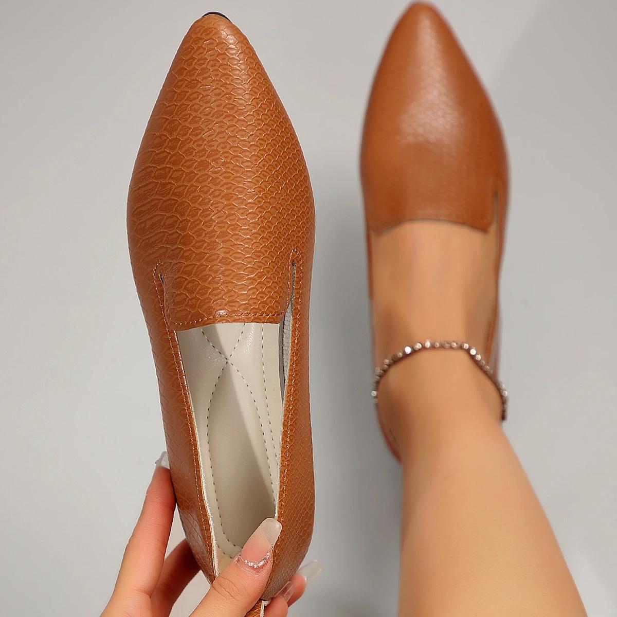 

Женские балетки 2025 Новые весенне-осенние туфли-лоферы с острым носком для ходьбы, неглубокие однотонные туфли Лолиты, кроссовки Zapatos De Mujer 43 коричневый