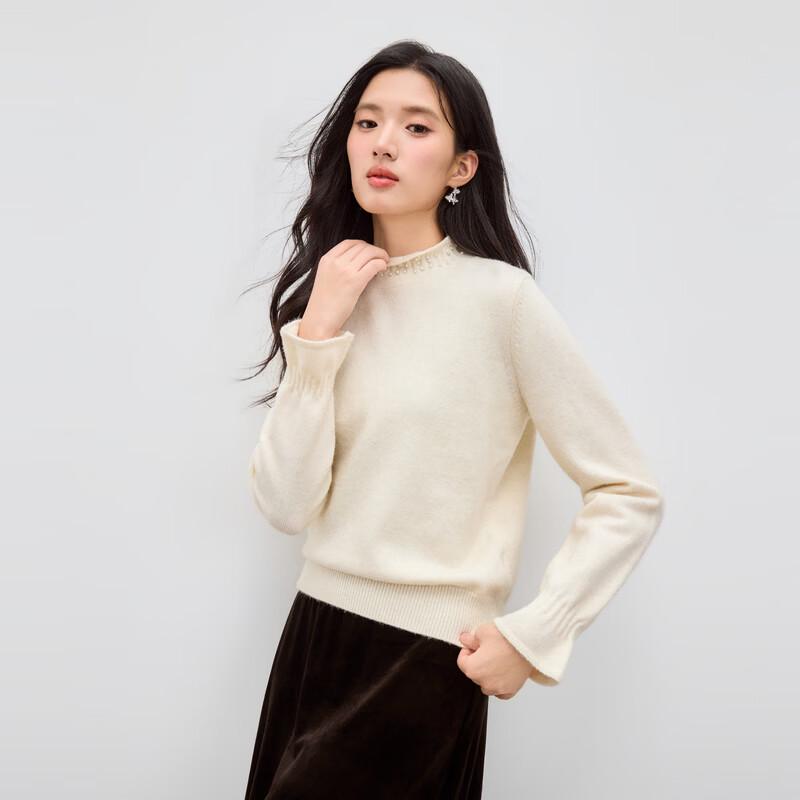 Qiu Shui Yi Ren Women's Pearl Trim Mock Neck Knit Sweater