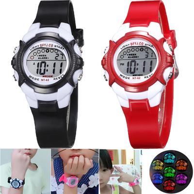Reloj digital para niños con 7 colores LED, resistente al agua, deportivo, correa de silicona, regalo para estudiantes, para niñas y niños de 3 a 10 años