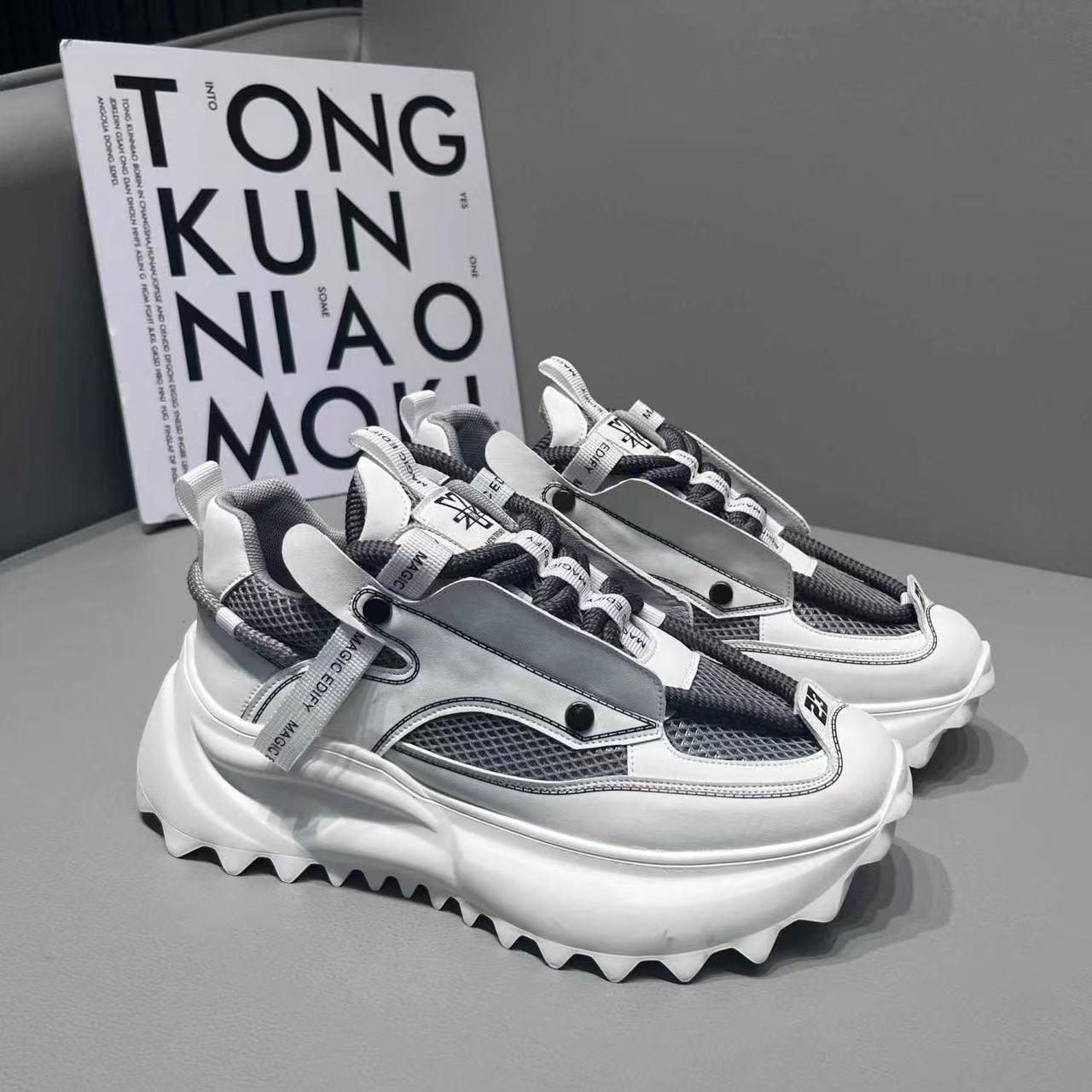 

Дизайнерські розкішні масивні кросівки, чоловічі кросівки з нижнім бортом, модні повсякденні сітчасті дихаючі туфлі на платформі з внутрішньою стороною 39 сірий колір