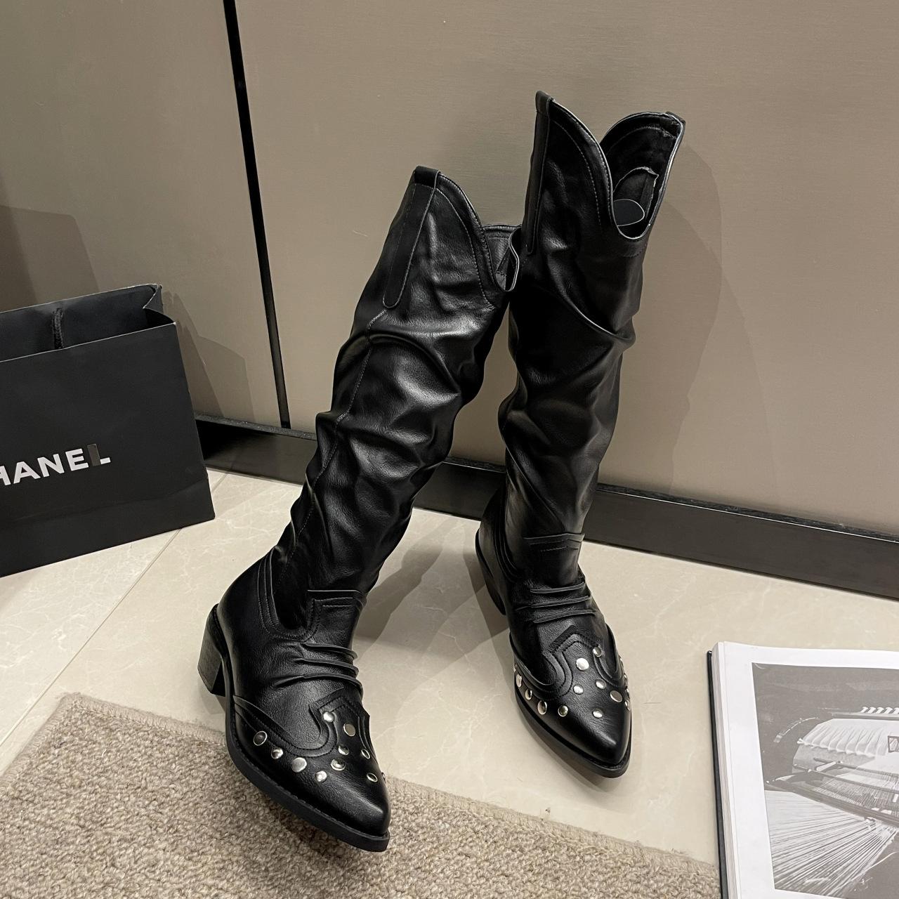 

Retro pointed western cowboy boots women s 2025 autumn and winter new fashion British style rivet V-mouth versatile knight boots 42 чёрный