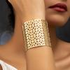 Geometric Hollow Texture Women's Bracelet - Retro, Fashionable, Simple Design for Daily Wear and Street Photography