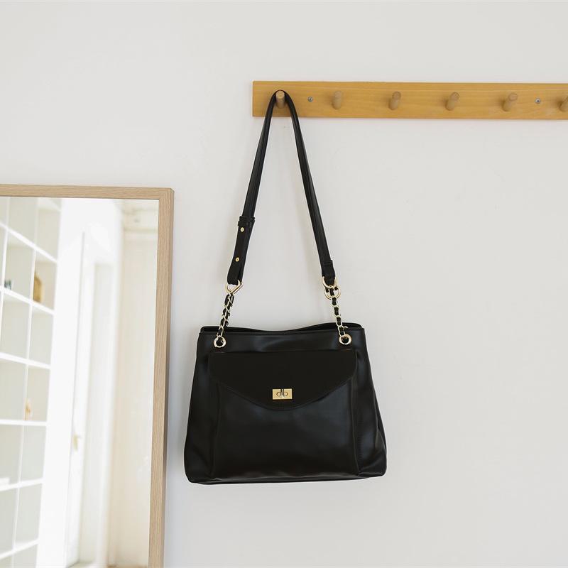 

Универсальная женская сумка-мессенджер: 2024 Осень/Зима Модная Большая Вместительная Сумка Через Плечо чёрный