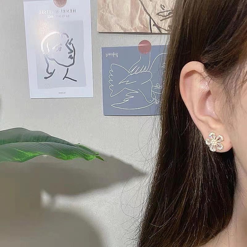 Silver Needle Korean Edition Micro-set Pearl Earrings Women's Personality Flower Stud Earrings High Sense Fashion Versatile Earrings
