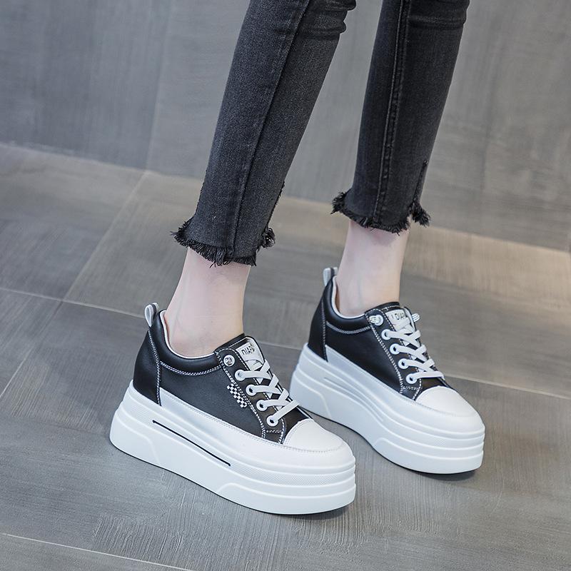 Herbst und Winter kleine dicke Sohle Innenhöhe erhöhend lässige kleine weiße Schuhe Damen Keilabsatz Low-Top Schnürsenkelfrei vielseitige Damenschuhe