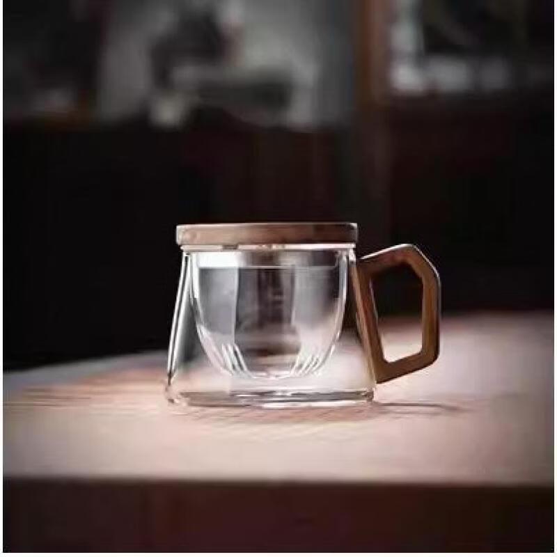 Elegant Glass Pu er Tea Cup with Bamboo Lid & Wooden Handle
