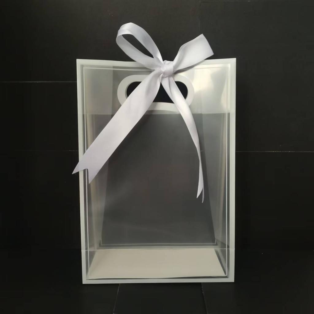8pcs Transparent Gift Bags with Die-Cut Handles Reusable PVC Plastic Bags with Black Ribbon for Weddings Birthdays Graduations Gifts Self-tying Ribbon