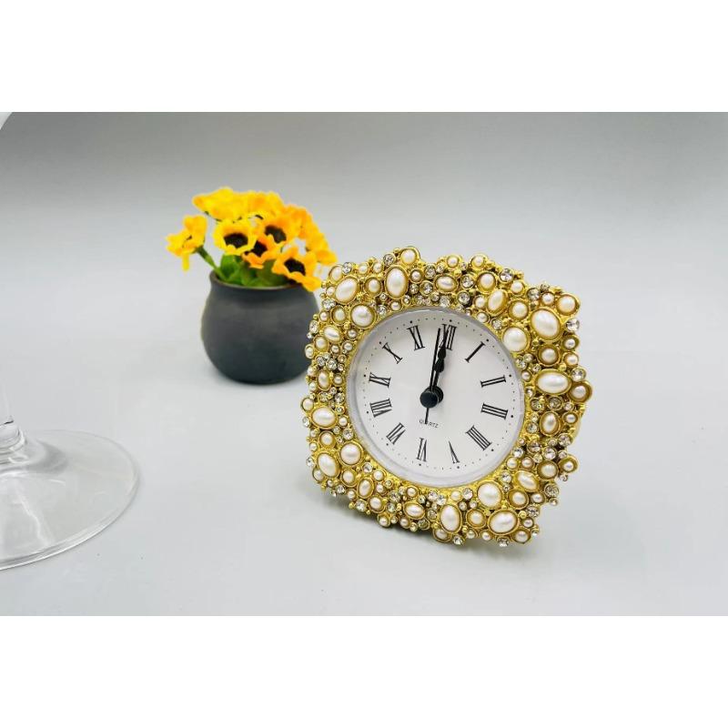 New European Light Luxury New Mini Small Clock Creative Clock Living Room Home Decoration Model Room Mute