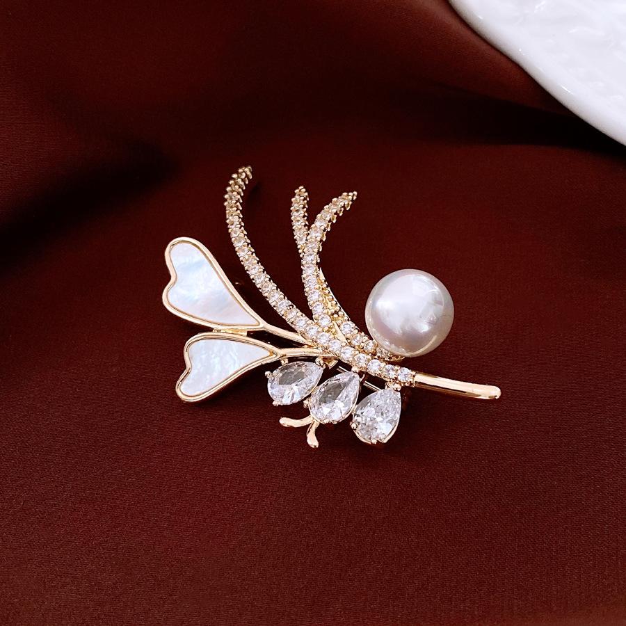 Średniowieczna Vintage Broszka z Kontrastującą Pszczołą Inkrustowana Diamentami Retro Lekki Luksus High-endowa Korsaż Wykwintne Wszechstronne Dodatki Kobiety