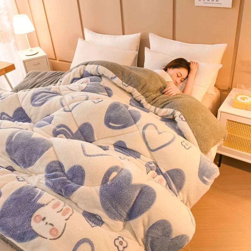 Superior Warm Fabric Double-sided Velvet Blanket Thick Warm Delicate and Soft Quilt Plush Single Students Dormitory Comforter