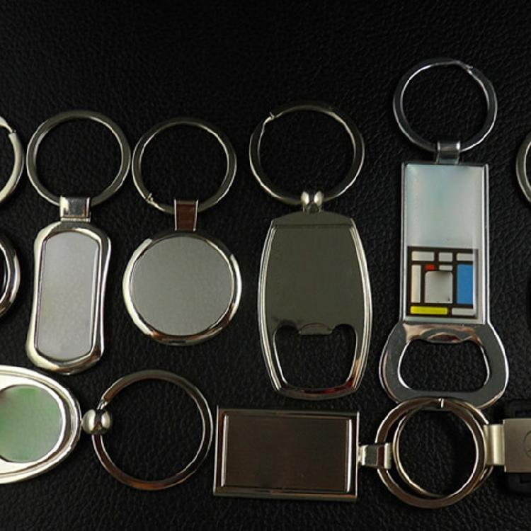 Compact Rectangle Keychain With Unseamed Cap Opener Functionality Elegant Key Holder For Essential Storage