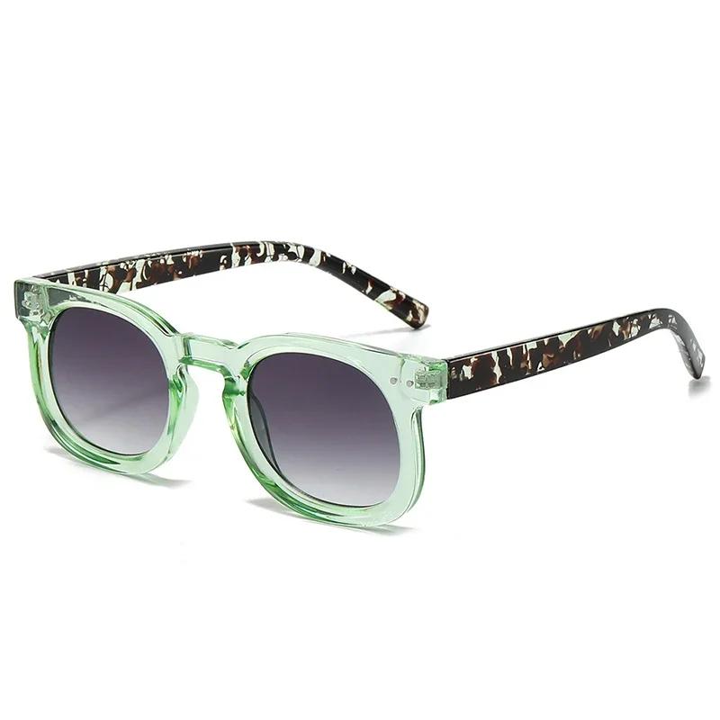 

Retro Small Square Sunglasses Women Fashion Gradient Gray Tea Shades UV400 Men Rivets Trending Punk Sun Glasses