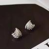 New Fashion Claw Stud Earrings with Dazzling Cubic Zirconia Delicate Graceful Accessories Versatile Female Party Jewelry