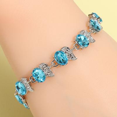 Stylish Crystal-Encrusted Women'S Bracelet, Suitable For Everyday Wear.