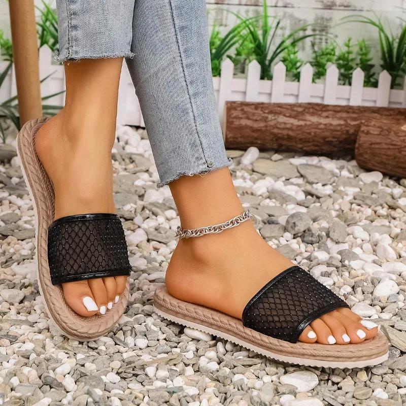2025 Light Summer Round Toe Women's Slipper Hot Sale Outdoor Casual Sandals Women with Flat with Crystal Plus Size Mesh Slippers