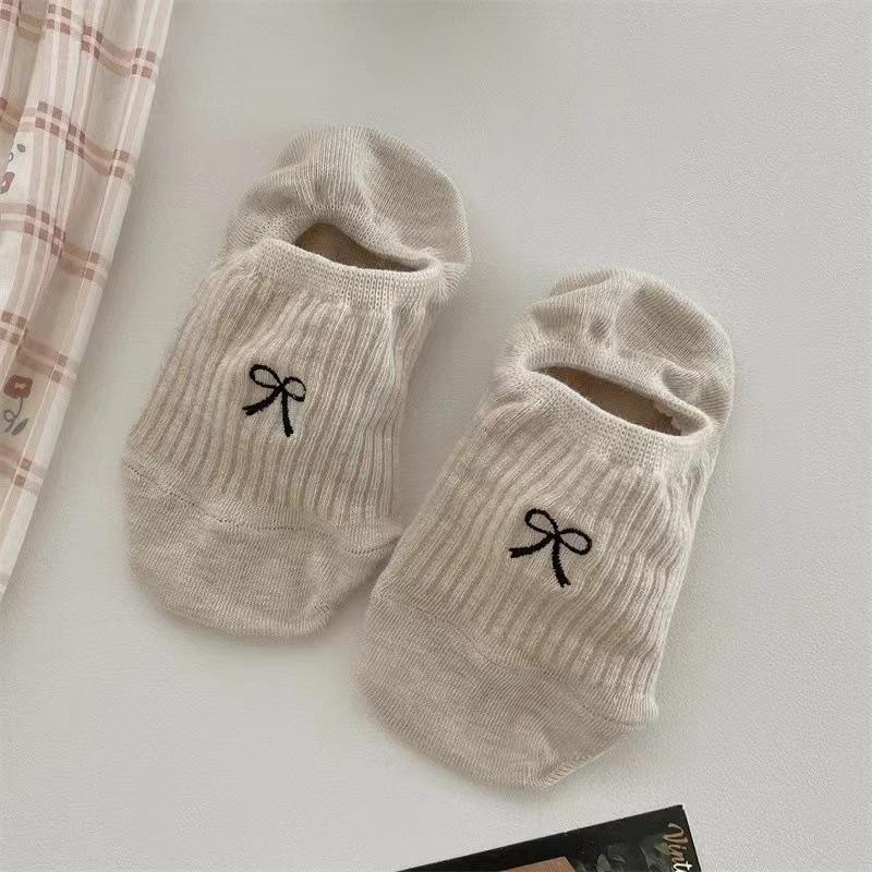 Women's Japanese Retro Cartoon Bow Jacquard Boat Socks - Breathable, Low-Cut, Short Casual Socks for Students & Sports