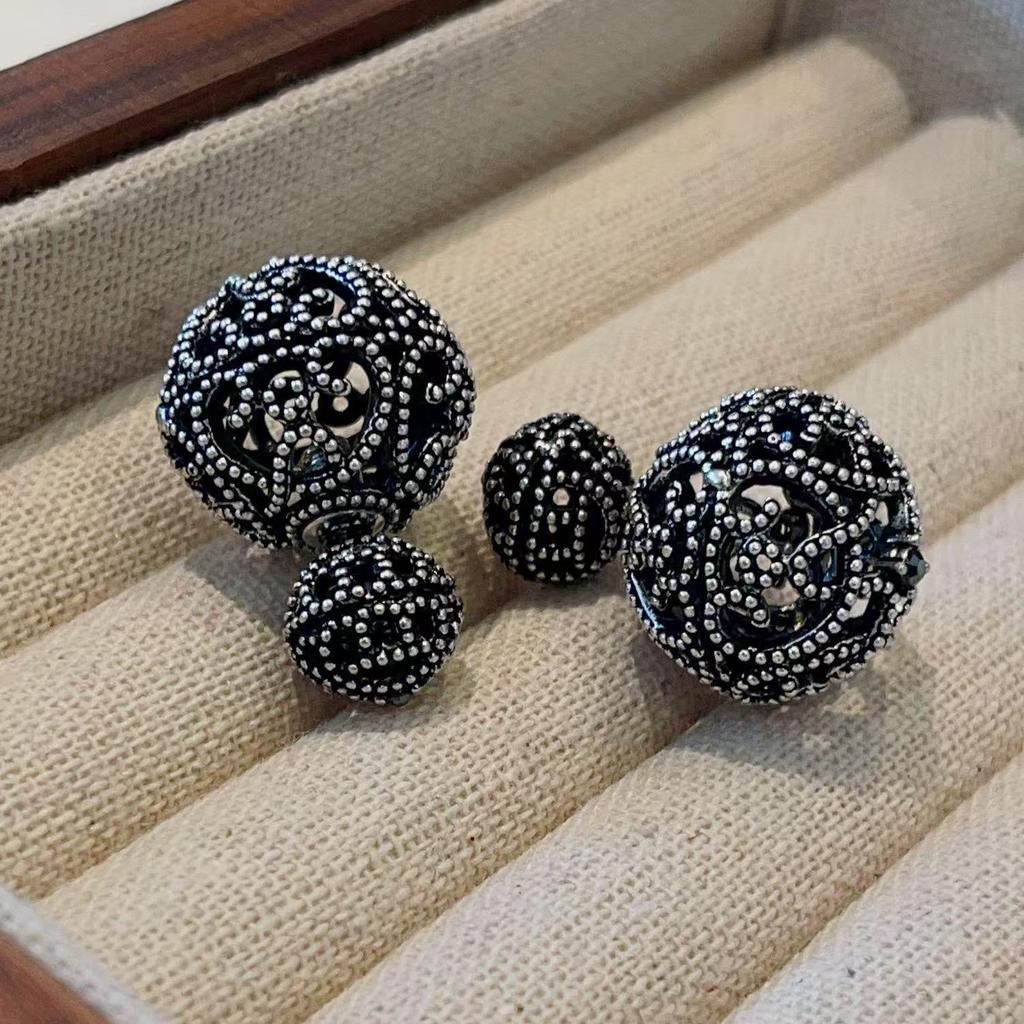 Ausgeschnittene runde Vorder- und Ohrringe, Modische und vielseitige Gothic-Accessoires, Kugelschmuck