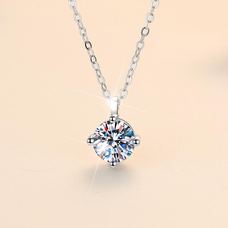 S925 Sterling Silver Four-Prong Moissanite Pendant Necklace - Classic Clavicle Chain