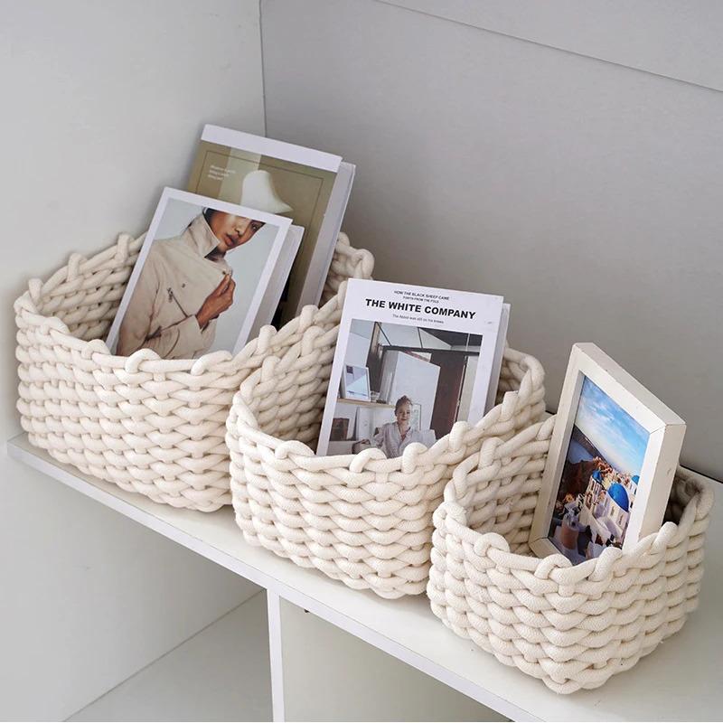 Ręcznie robiony sznurkowy kosz do przechowywania drobiazgów, ubrań, kosmetyków, książek, zabawek, na biurko. Styl nordycki. Wystrój domu