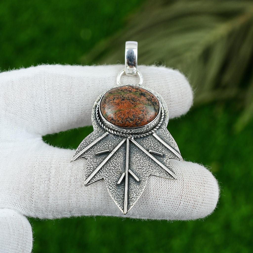 Natural Grass Garnet Gemstone Pendant 925 Sterling Silver Indian Jewelry