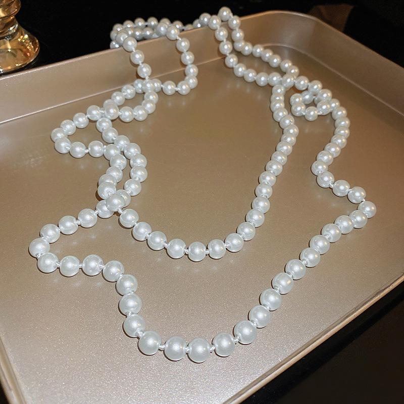 Vintage French Pearl Sweater Necklace: Elegant, Extra-Long Design for Versatile Fashion