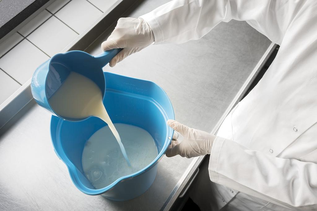 Vikan Hygiene Capacity Kyowa Heat Chemical Outdoor Bucket, 6L, 5688, Green, Clean, Bucket, Lightweight, Graduated, Resistant, Resistant, Durable,