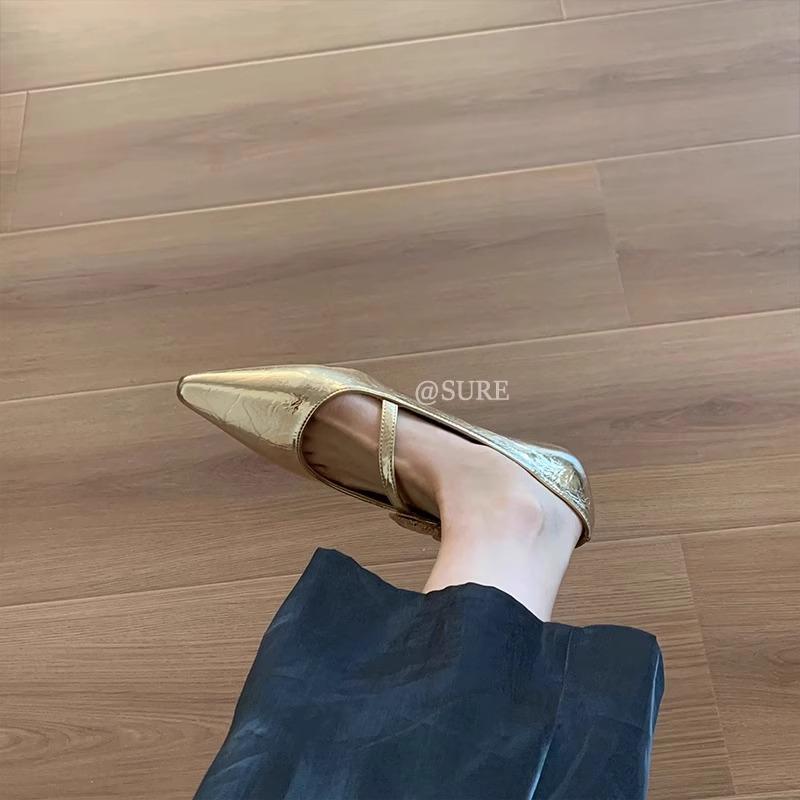 Mode Flache Damenmode Modische Spitzschuhe Flacher Ausschnitt Metall Ein-Knopf Weiche Sohle Rutschfest Niedrig geschnittene Schuhe