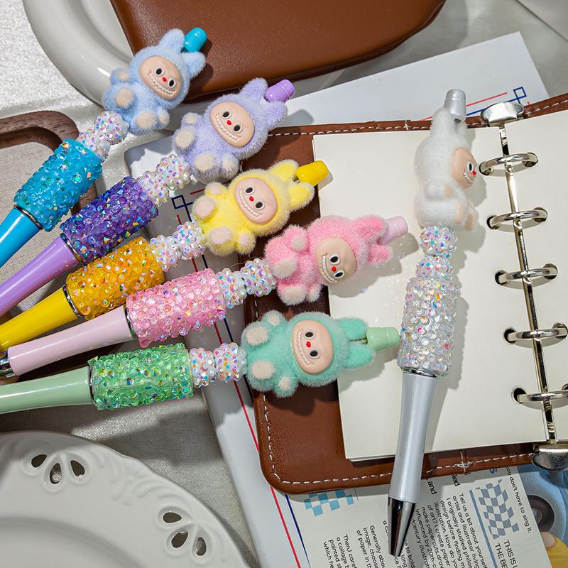 1 kus Flocking Labubu Kawaii Korálkové šňůrkové pero Roztomilá kreslená kuličková tužka Studentské psací potřeby Kancelářské potřeby Dárky