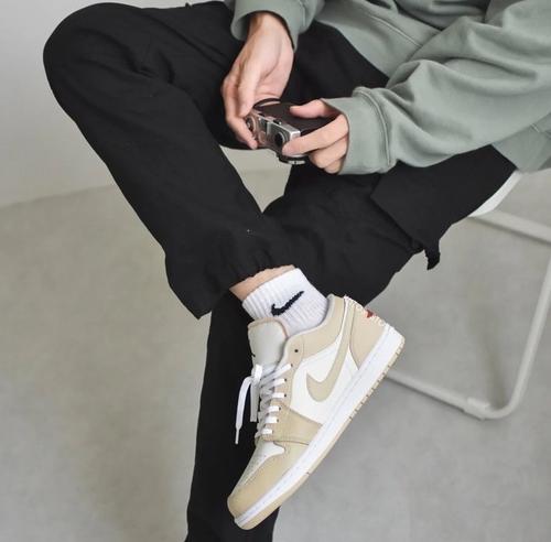 Jordan 1 Low SE Sail Rattan - FB7168-121