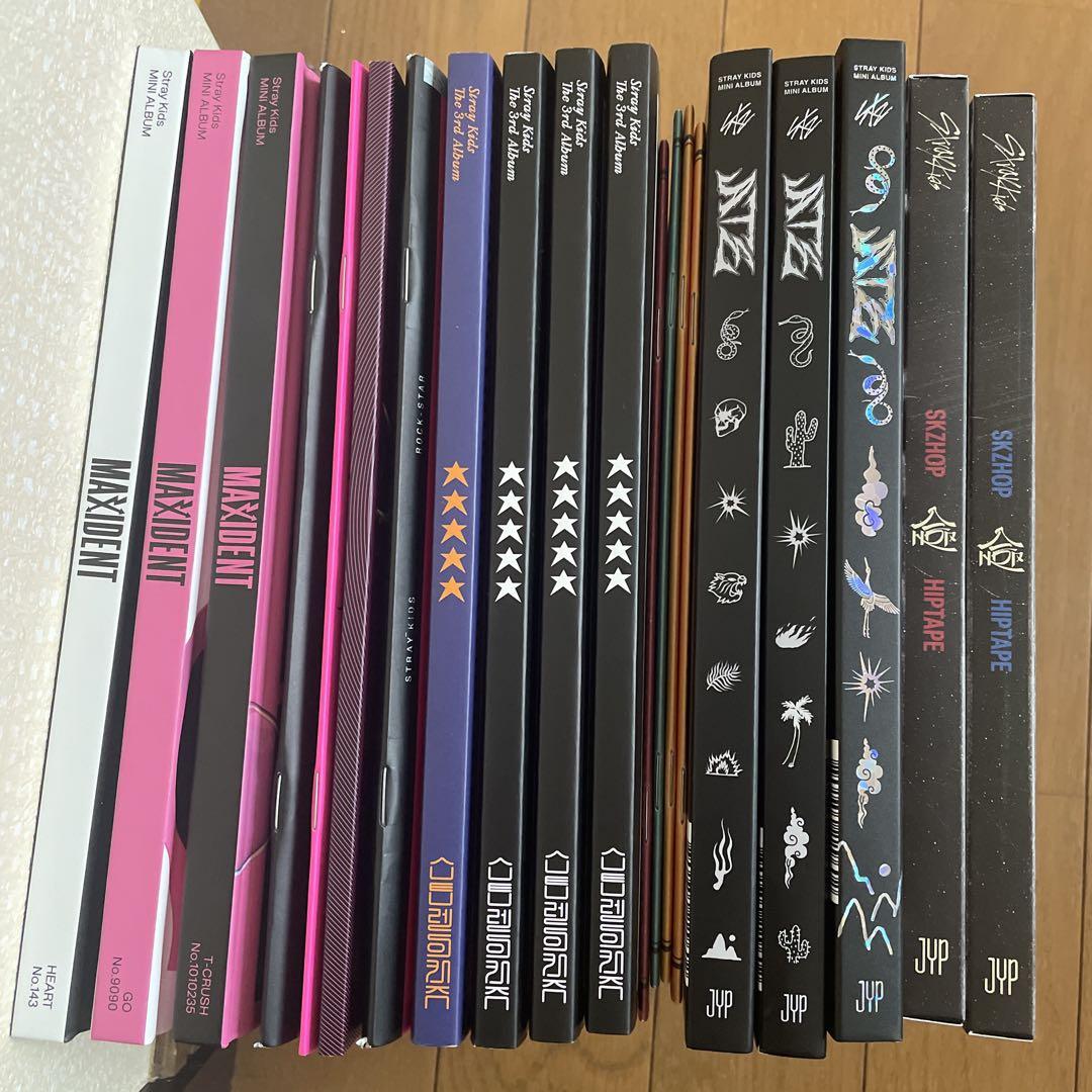 

[Б/В] straykids CD альбом набір з 16 штук