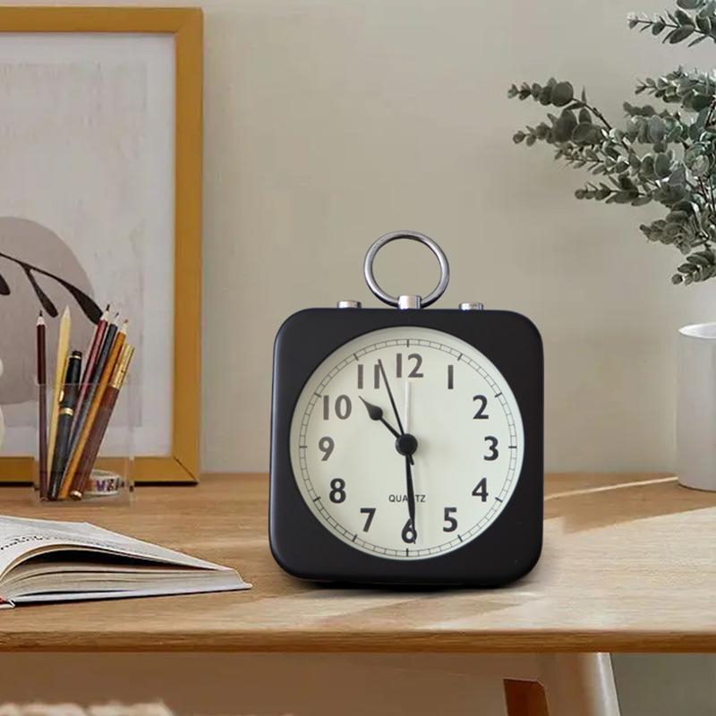Metal Light Luxury Simple Nordic Alarm Clock Student Wake Up Artifact Bedside Clock Desk Fashion Ornament