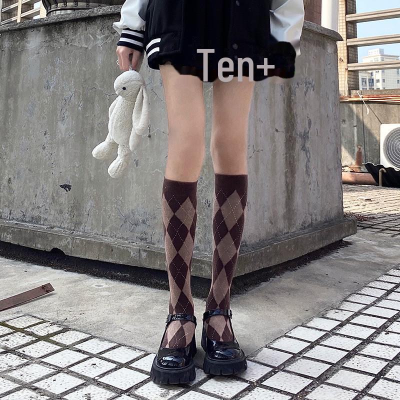 

Женские хлопковые носки до колена в ретро-британском стиле с узором в ромбовидную клетку One Size коричневый
