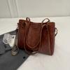 Large capacity bag for women  single shoulder bag  crossbody bag for university students  fashionable autumn and winter