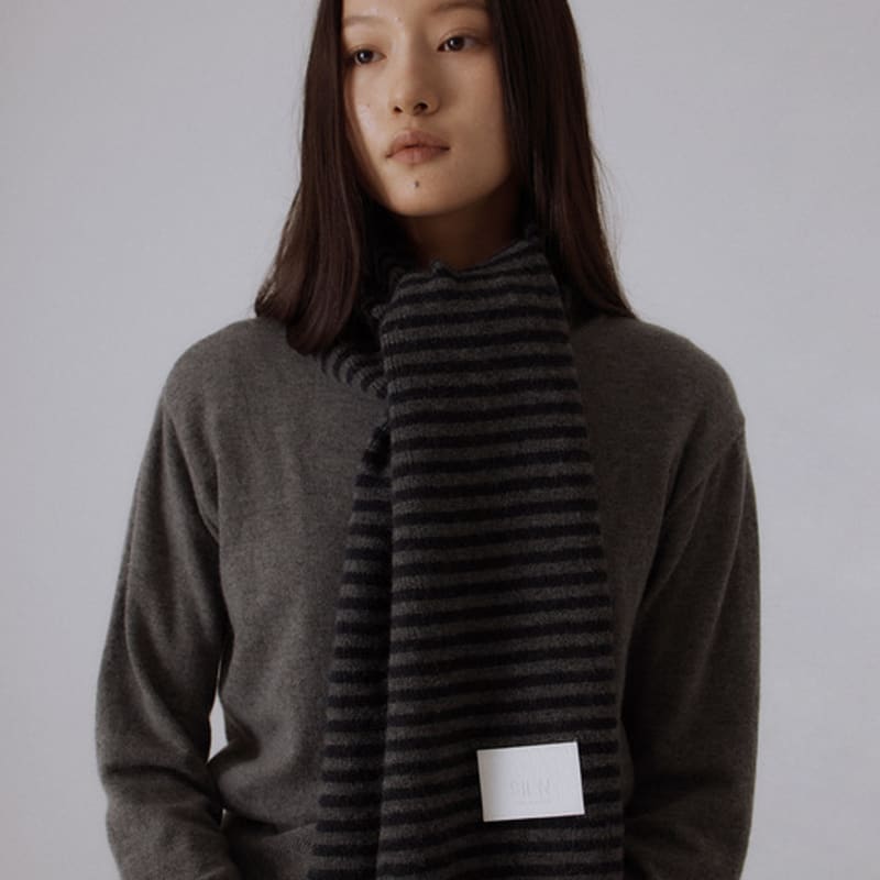 SILN Linea stripe knit muffler (CHARCOAL/BLACK)