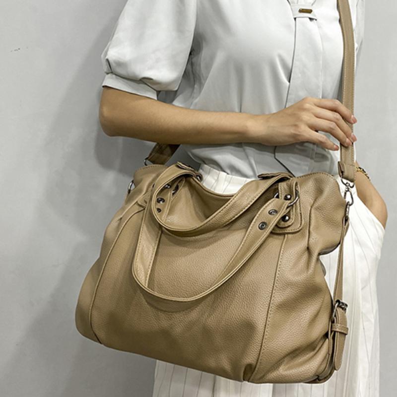 Retro Large Capacity Shoulder Bag Luxury Black Classic Messenger Bag High-quality Leather Commuting Tote Bag Niche Shoulder Bag