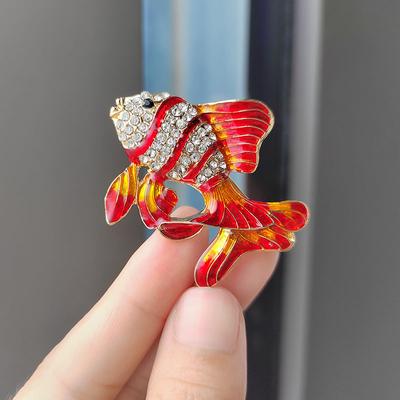 Diamond Small Fish Brooch Painting Oil Tropical Fish Pin Fashion Small Animal Brooch 3 Colors Optional