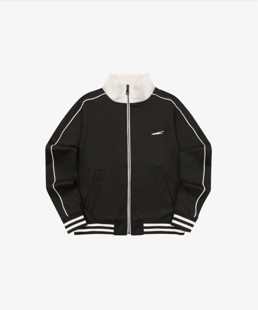 

[Б/У] Трак-куртка LE SSERAFIM с бирками